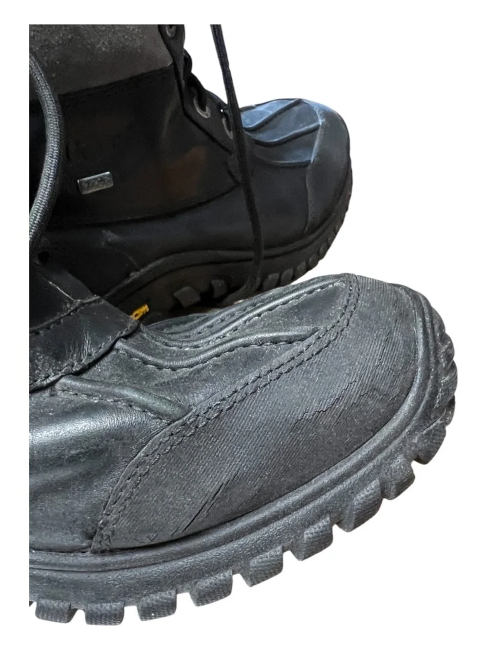 UGG Adirondack II Black & Gray Waterproof Sheepskin Boots | Size 10